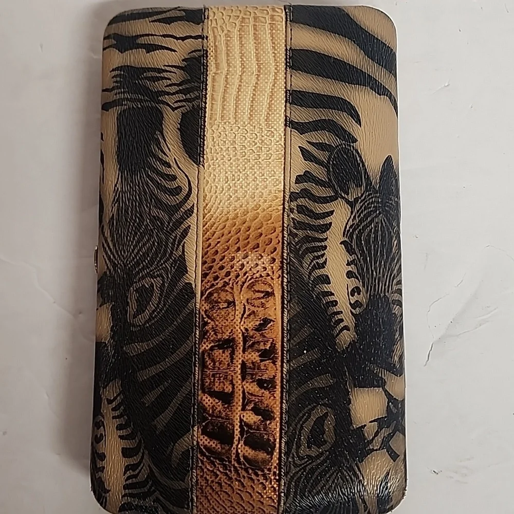 Unbranded Vintage Stunning Rare Animal Print Clutch W/Gold Accent Organizational